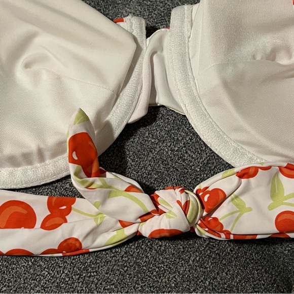 Dippin Daisys Cherry print 2 piece swimsuit bikini Set, size M, NWT - Picture 12 of 15